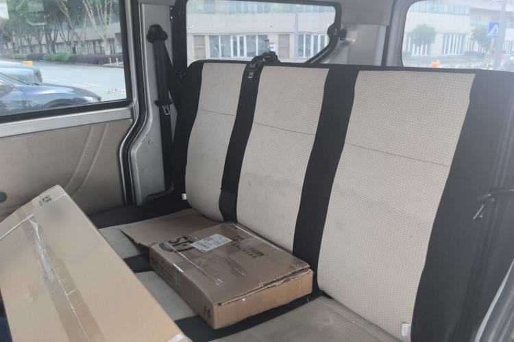Used CHANGAN KUAYUE Xing V3 2023 1.5L Gasoline Standard Edition 5-Seater Minivan Left Rear Seat