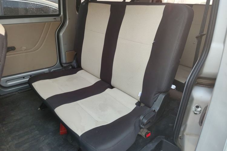 Used CHANGAN KUAYUE Xing V3 2023 1.5L Gasoline Comfort Model 7-Seater Passenger Vehicle Left Rear Seat