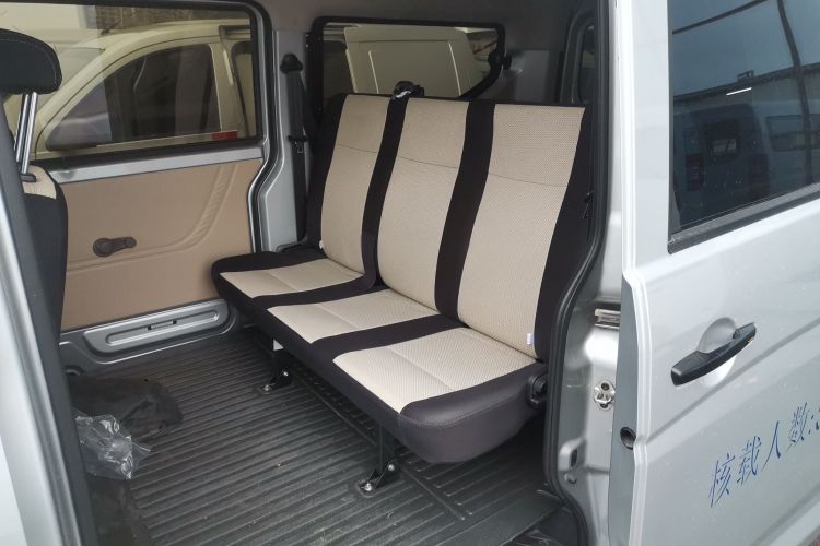 Used CHANGAN KUAYUE Xing V3 2023 1.5L Gasoline Comfort Edition 5-Seat Passenger Vehicle Left Rear Seat