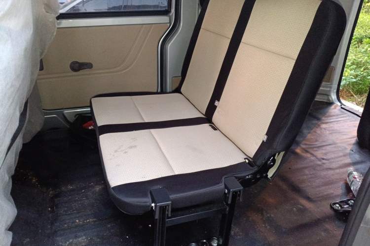 Used CHANGAN KUAYUE Xing V3 2023 1.5L Gasoline Standard Model 6-Seater Passenger Vehicle Left Rear Seat