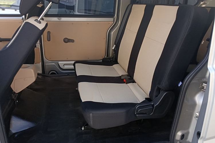 Used CHANGAN KUAYUE Xing V3 2023 1.5L Gasoline Standard Model 7-Seater Passenger Vehicle Left Rear Seat