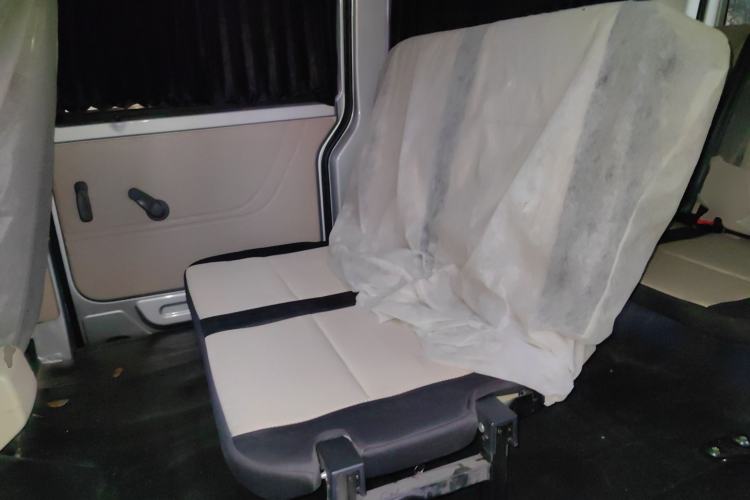 Used CHANGAN KUAYUE Xing V3 2023 1.3L Gasoline Standard Model 6-Seater Passenger Vehicle Left Rear Seat