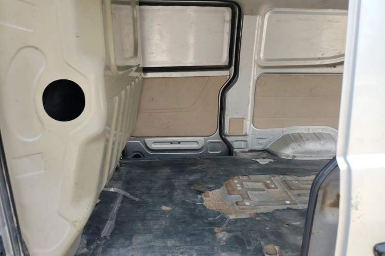 Used CHANGAN KUAYUE Xing V3 2023 1.5L Gasoline Standard Edition 2-Seat Van Left Rear Seat