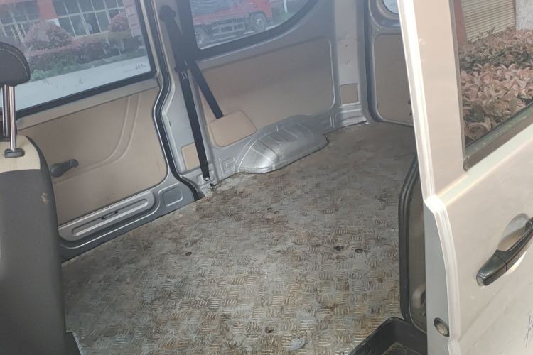 Used CHANGAN KUAYUE Xing V3 2023 1.5L Gasoline Comfort Edition 5-Seat Passenger Vehicle Left Rear Seat
