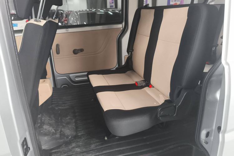 Used CHANGAN KUAYUE Xing V3 2023 1.3L Gasoline Standard Model 7-Seater Passenger Vehicle Left Rear Seat