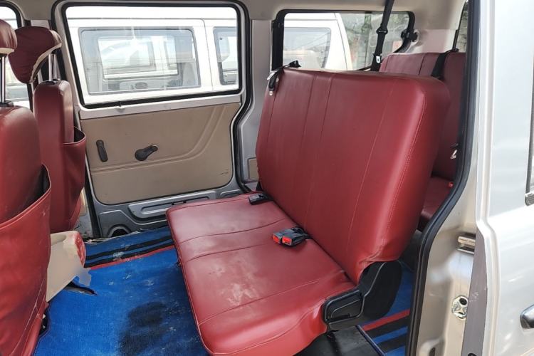 Used CHANGAN KUAYUE Xing V3 2023 1.5L Gasoline Standard Model 7-Seater Passenger Vehicle Left Rear Seat