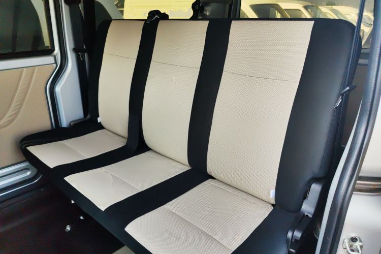 Used CHANGAN KUAYUE Xing V3 2023 1.5L Gasoline Comfort Edition 5-Seat Passenger Vehicle Left Rear Seat