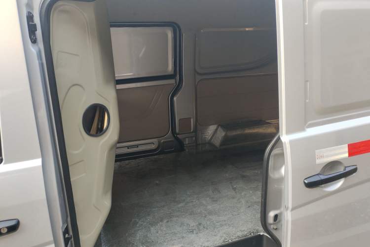 Used CHANGAN KUAYUE Xing V3 2023 1.5L Gasoline Standard Edition 2-Seat Van Left Rear Seat