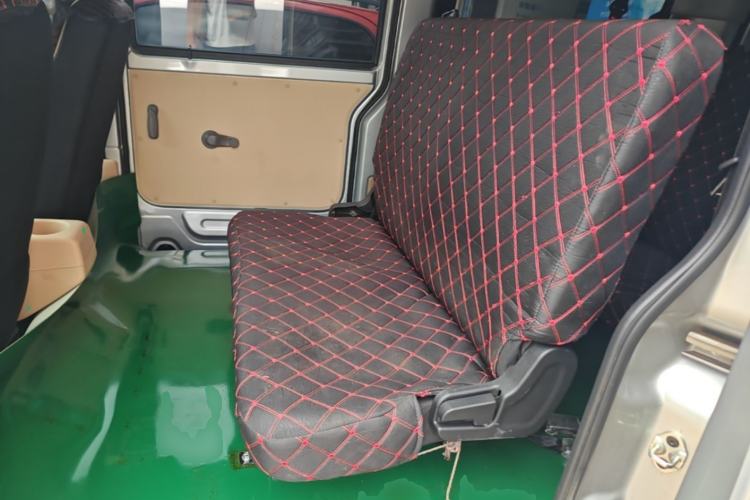 Used CHANGAN KUAYUE Xing V3 2023 1.5L Gasoline Comfort Model 7-Seater Passenger Vehicle Left Rear Seat