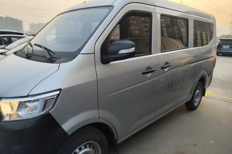 Used CHANGAN KUAYUE Xing V3 2023 1.5L Gasoline Comfort Model 7-Seater Passenger Vehicle Left Side