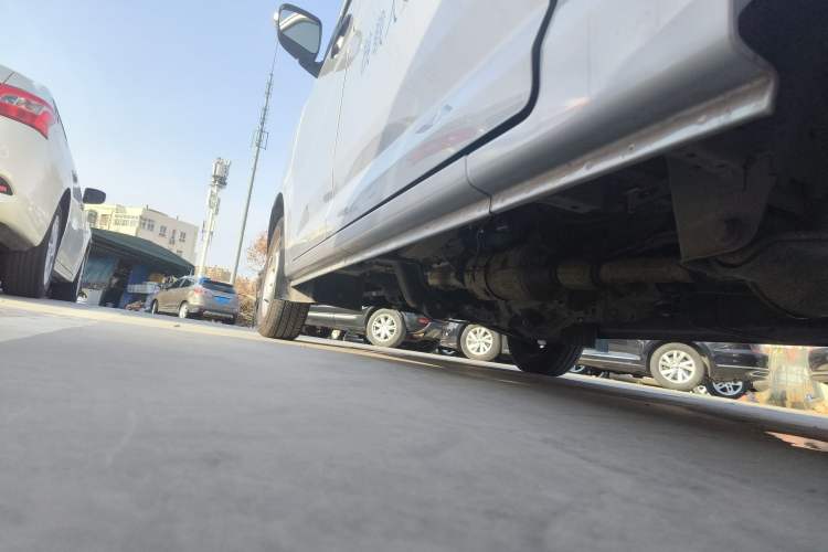Used CHANGAN KUAYUE Xing V3 2023 1.5L Gasoline Comfort Edition 5-Seat Passenger Vehicle Left Side Sill