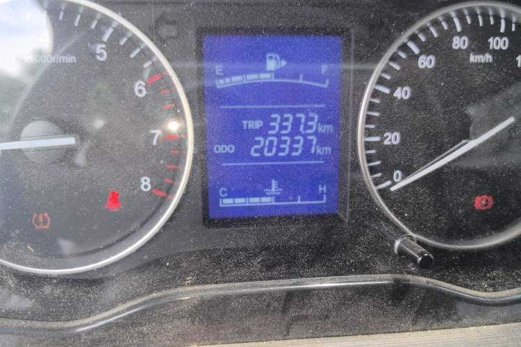 Used CHANGAN KUAYUE Xing V3 2023 1.5L Gasoline Standard Edition 5-Seater Minivan Odometer Close Up