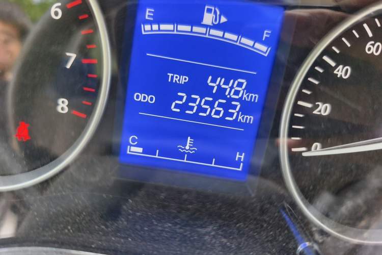Used CHANGAN KUAYUE Xing V3 2023 1.3L Gasoline Standard Model 5-Seater Passenger Vehicle Odometer Close Up