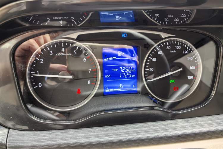 Used CHANGAN KUAYUE Xing V3 2023 1.3L Gasoline Standard Model 5-Seater Passenger Vehicle Odometer Close Up