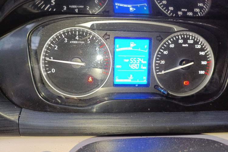 Used CHANGAN KUAYUE Xing V3 2023 1.5L Gasoline Standard Model 6-Seater Passenger Vehicle Odometer Close Up