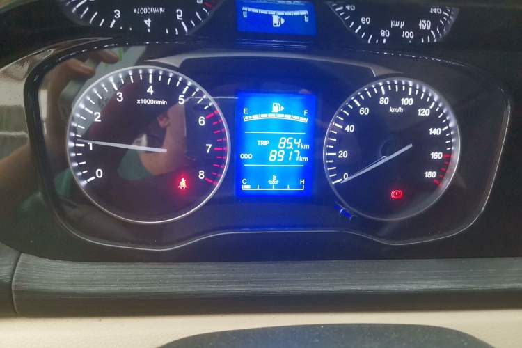 Used CHANGAN KUAYUE Xing V3 2023 1.3L Gasoline Standard Model 5-Seater Passenger Vehicle Odometer Close Up