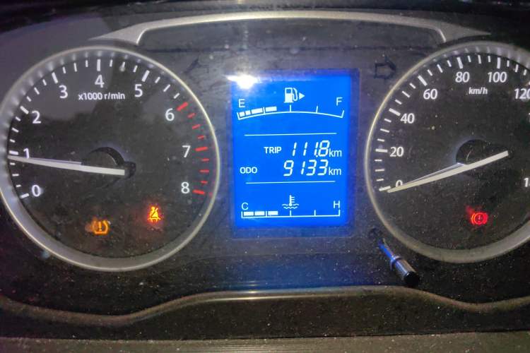 Used CHANGAN KUAYUE Xing V3 2023 1.3L Gasoline Standard Model 6-Seater Passenger Vehicle Odometer Close Up