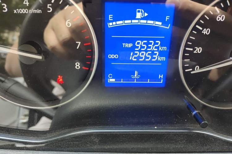 Used CHANGAN KUAYUE Xing V3 2023 1.3L Gasoline Standard Model 5-Seater Passenger Vehicle Odometer Close Up
