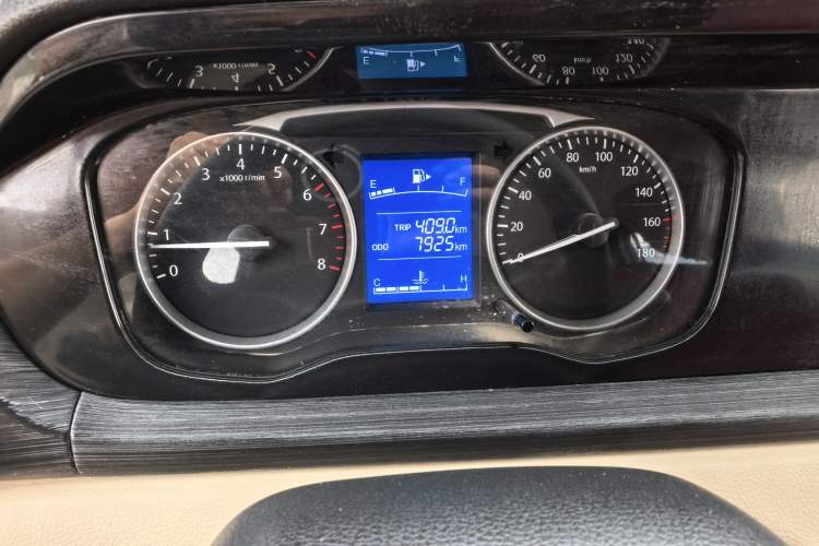 Used CHANGAN KUAYUE Xing V3 2023 1.5L Gasoline Standard Model 7-Seater Passenger Vehicle Odometer Close Up