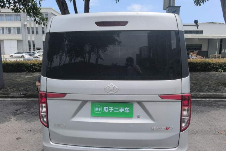 Used CHANGAN KUAYUE Xing V3 2023 1.5L Gasoline Standard Edition 5-Seater Minivan Rear