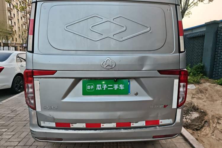 Used CHANGAN KUAYUE Xing V3 2023 1.3L Gasoline Comfort Edition 5-Seater Van Rear