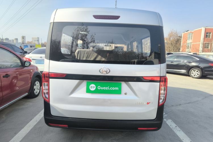 Used CHANGAN KUAYUE Xing V3 2023 1.5L Gasoline Comfort Edition 5-Seat Passenger Vehicle Rear