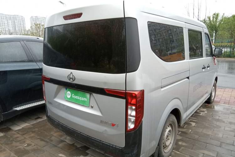 Used CHANGAN KUAYUE Xing V3 2023 1.3L Gasoline Standard Model 6-Seater Passenger Vehicle Rear Right 45 Deg