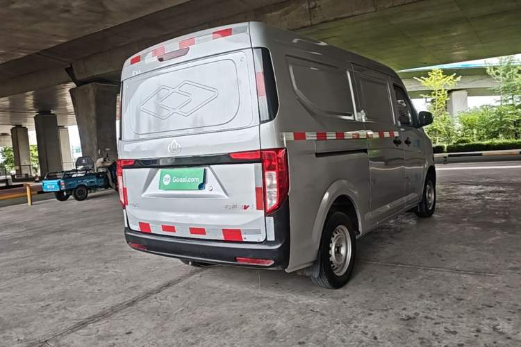 Used CHANGAN KUAYUE Xing V3 2023 1.5L Gasoline Standard Edition 2-Seat Van Rear Right 45 Deg