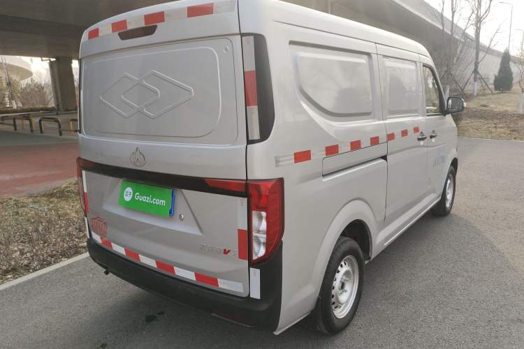 Used CHANGAN KUAYUE Xing V3 2023 1.5L Gasoline Standard Edition 2-Seat Van Rear Right 45 Deg