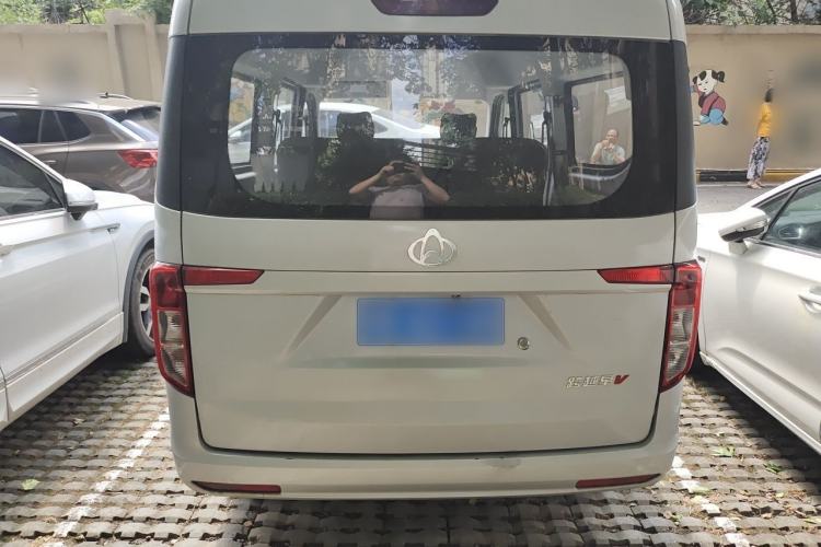 Used CHANGAN KUAYUE Xing V3 2023 1.3L Gasoline Standard Model 5-Seater Passenger Vehicle Rear
