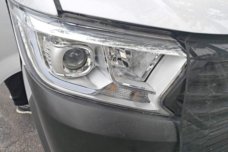 Used CHANGAN KUAYUE Xing V3 2023 1.3L Gasoline Standard Model 6-Seater Passenger Vehicle Right Front Headlight