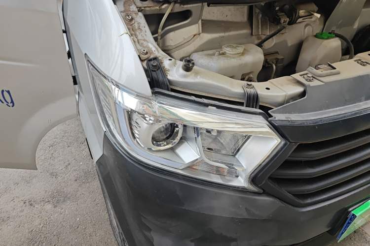 Used CHANGAN KUAYUE Xing V3 2023 1.3L Gasoline Standard Version 2-Seater Van Right Front Headlight