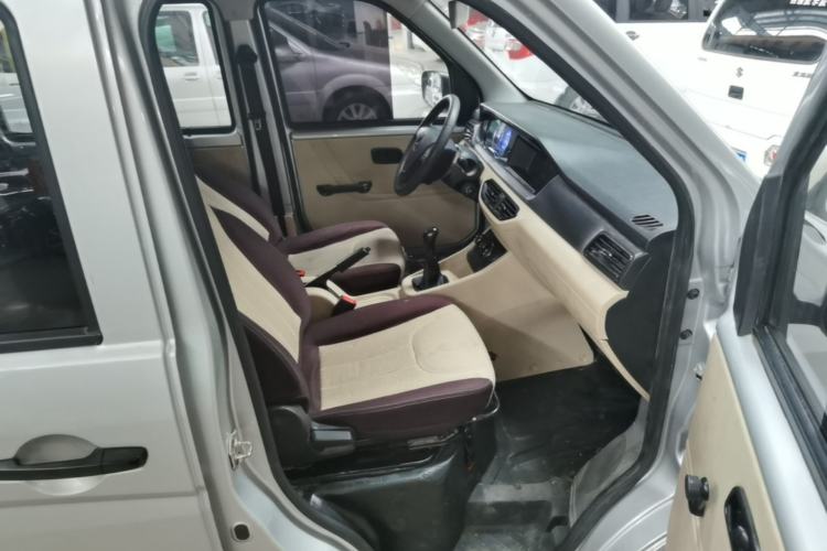 Used CHANGAN KUAYUE Xing V3 2023 1.3L Gasoline Standard Model 7-Seater Passenger Vehicle Right Front Seat