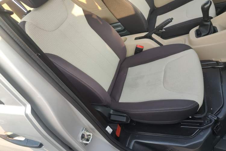Used CHANGAN KUAYUE Xing V3 2023 1.3L Gasoline Comfort Edition 7-Seater Passenger Vehicle Right Front Seat