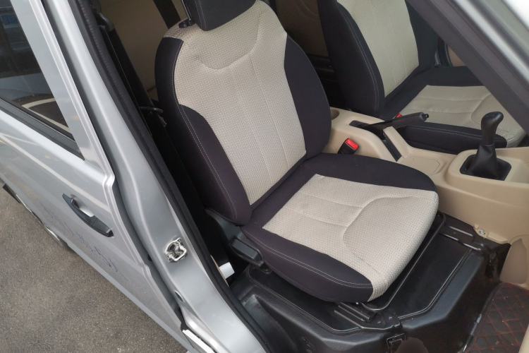 Used CHANGAN KUAYUE Xing V3 2023 1.5L Gasoline Comfort Edition 5-Seat Passenger Vehicle Right Front Seat