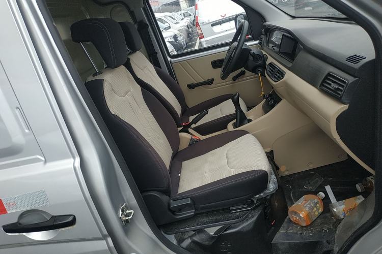 Used CHANGAN KUAYUE Xing V3 2023 1.3L Gasoline Comfort Model 2-Seater Van Right Front Seat