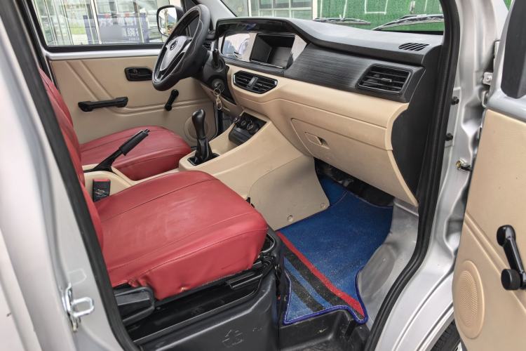 Used CHANGAN KUAYUE Xing V3 2023 1.5L Gasoline Standard Model 7-Seater Passenger Vehicle Right Front Seat