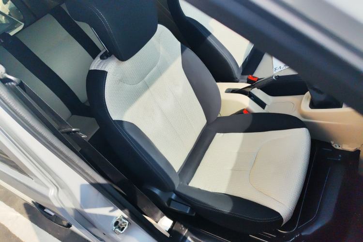 Used CHANGAN KUAYUE Xing V3 2023 1.5L Gasoline Comfort Edition 5-Seat Passenger Vehicle Right Front Seat