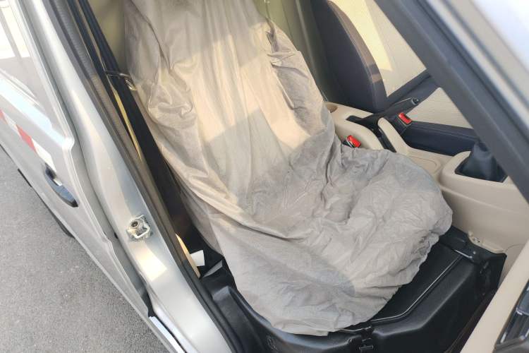 Used CHANGAN KUAYUE Xing V3 2023 1.5L Gasoline Standard Edition 2-Seat Van Right Front Seat