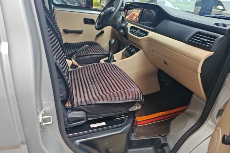 Used CHANGAN KUAYUE Xing V3 2023 1.5L Gasoline Comfort Model 7-Seater Passenger Vehicle Right Front Seat