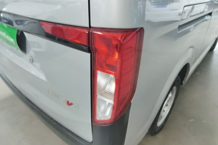 Used CHANGAN KUAYUE Xing V3 2023 1.3L Gasoline Standard Model 7-Seater Passenger Vehicle Right Rear Taillight