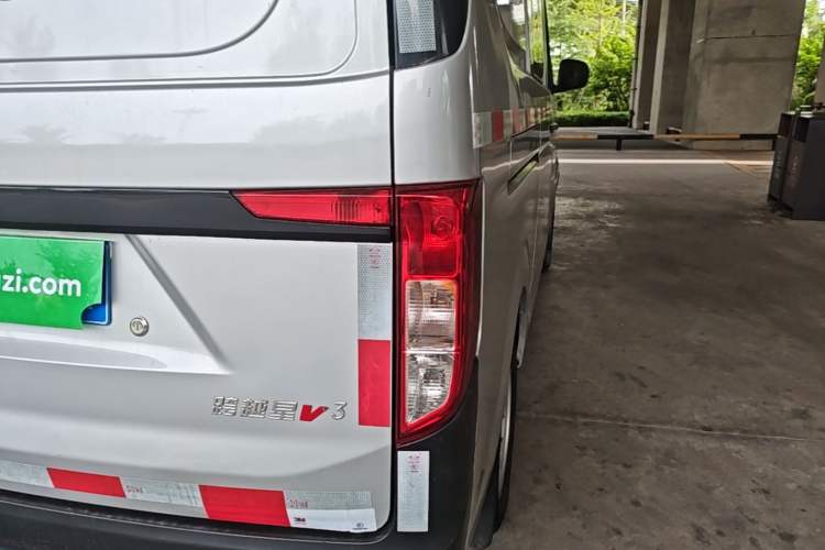 Used CHANGAN KUAYUE Xing V3 2023 1.5L Gasoline Standard Edition 2-Seat Van Right Rear Taillight