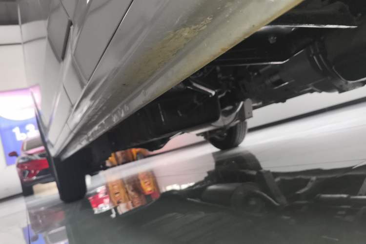 Used CHANGAN KUAYUE Xing V3 2023 1.3L Gasoline Standard Model 7-Seater Passenger Vehicle Right Side Sill
