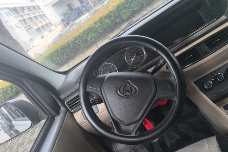 Used CHANGAN KUAYUE Xing V3 2023 1.5L Gasoline Standard Edition 5-Seater Minivan Steering Wheel