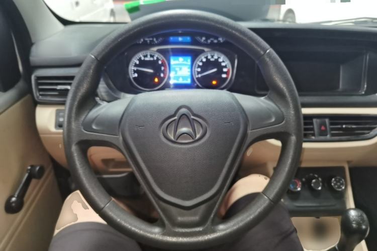 Used CHANGAN KUAYUE Xing V3 2023 1.3L Gasoline Standard Model 7-Seater Passenger Vehicle Steering Wheel