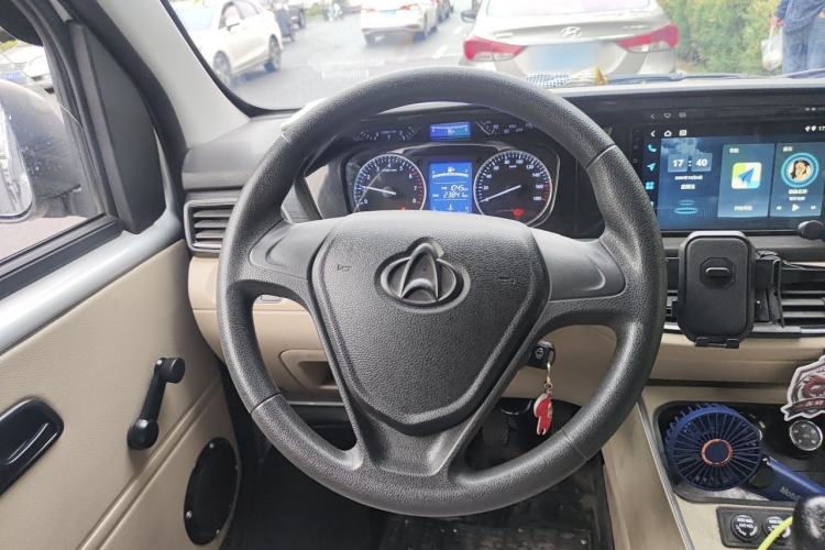 Used CHANGAN KUAYUE Xing V3 2023 1.3L Gasoline Comfort Model 2-Seater Van Steering Wheel
