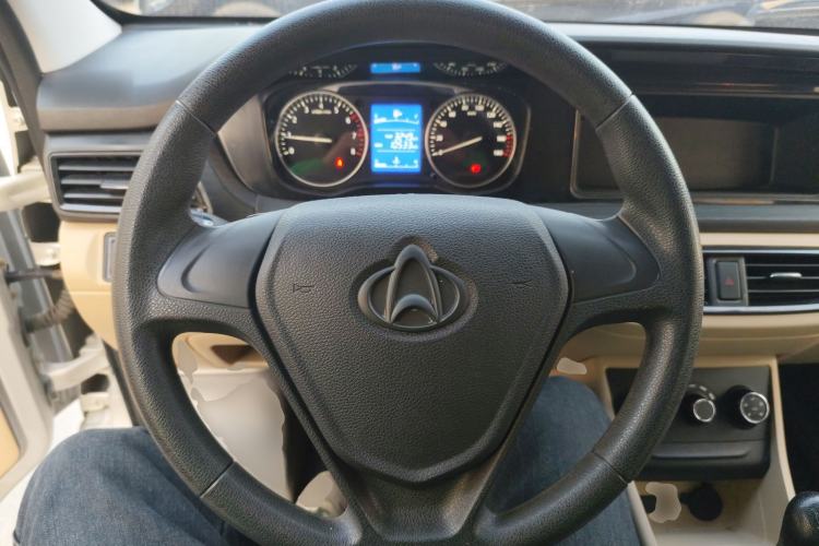 Used CHANGAN KUAYUE Xing V3 2023 1.5L Gasoline Comfort Model 7-Seater Passenger Vehicle Steering Wheel