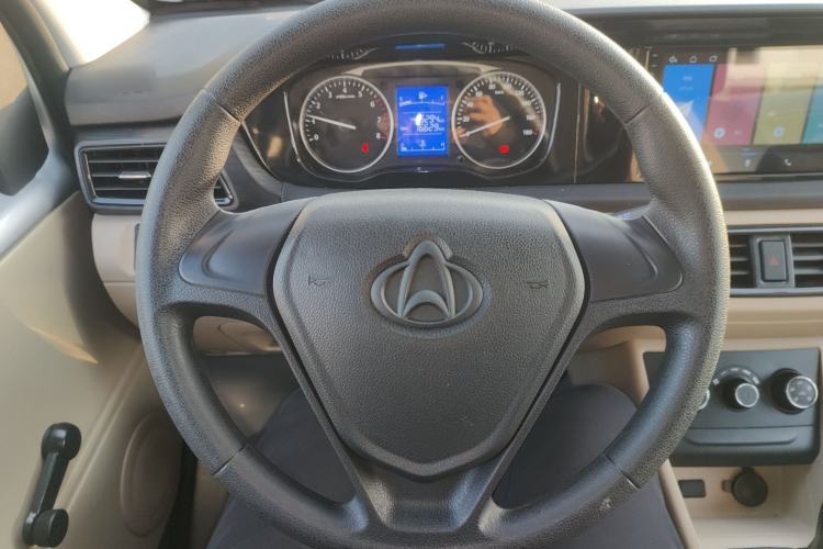 Used CHANGAN KUAYUE Xing V3 2023 1.3L Gasoline Comfort Edition 7-Seater Passenger Vehicle Steering Wheel