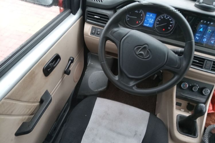 Used CHANGAN KUAYUE Xing V3 2023 1.3L Gasoline Standard Model 6-Seater Passenger Vehicle Steering Wheel