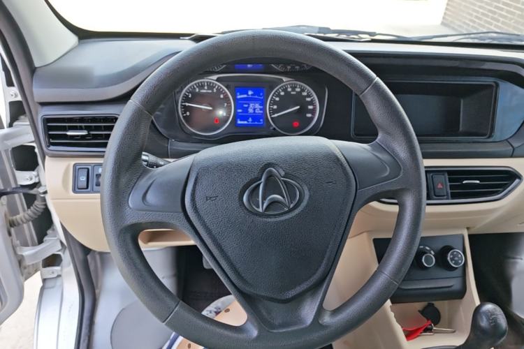 Used CHANGAN KUAYUE Xing V3 2023 1.3L Gasoline Comfort Edition 7-Seater Passenger Vehicle Steering Wheel